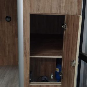 camper-nissan-NV400-mueble-interior-pequeno